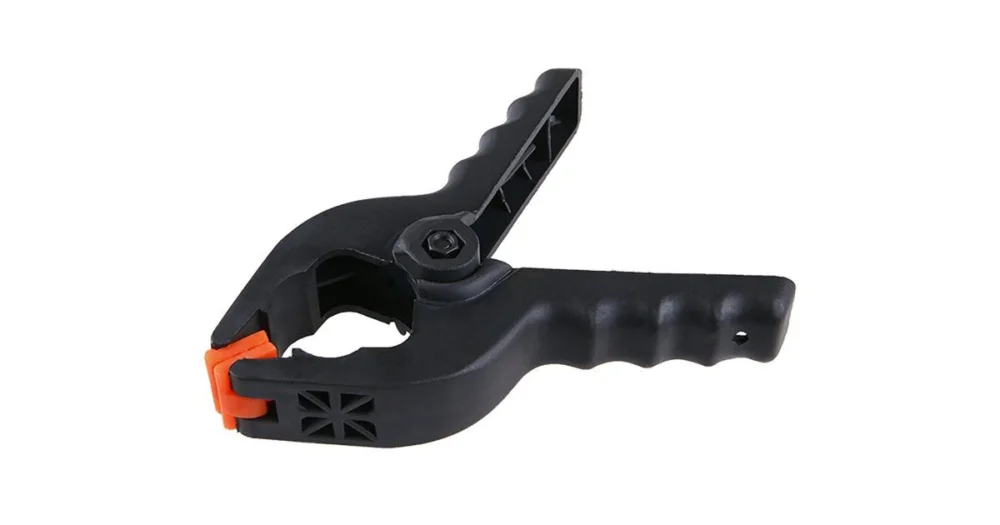 Nakupujte Hned LEVIOR Svěrka plastová 6" rozteč max. 70mm 23601.01