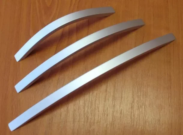 62234 úchytka ALIS rozteč 160mm hliník Vysoce Kvalitní