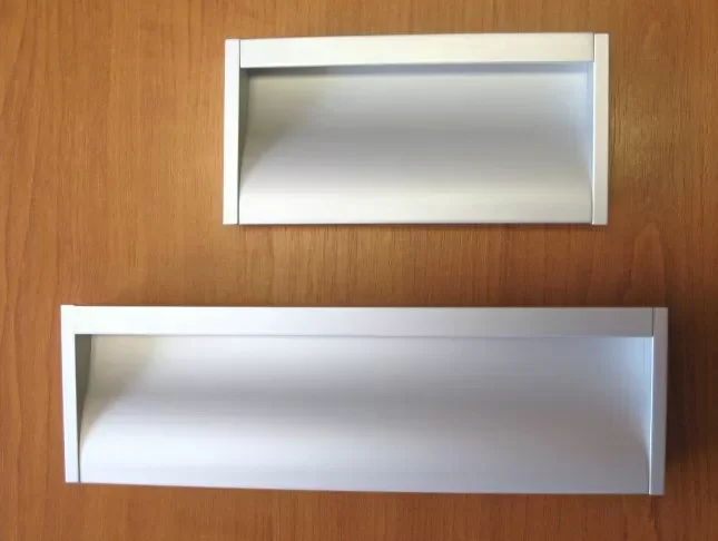 62256 úchytka KAMILA rozteč 224mm hliník Tovární Cena