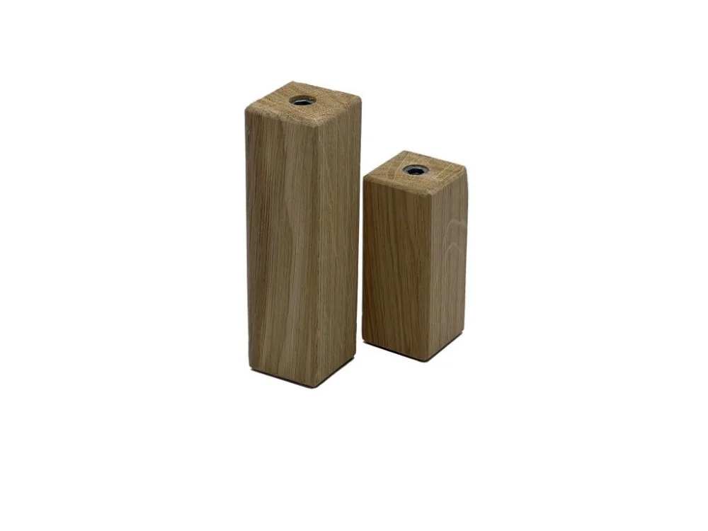 Značkový Dřevěná nábytková nožka HRANA-LAK 45x45, dub lakovaný 04